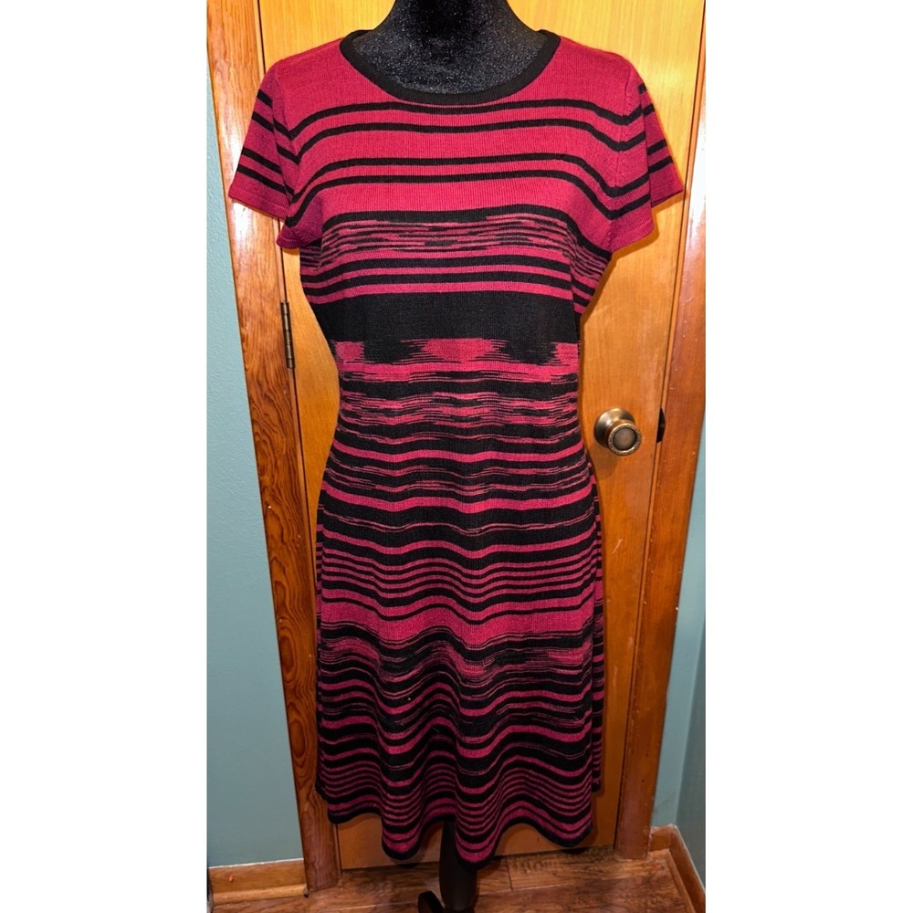 Wardrobe B Red and‎ Black Striped Short Sleeve Lightweight Knit Sweater Dress L
